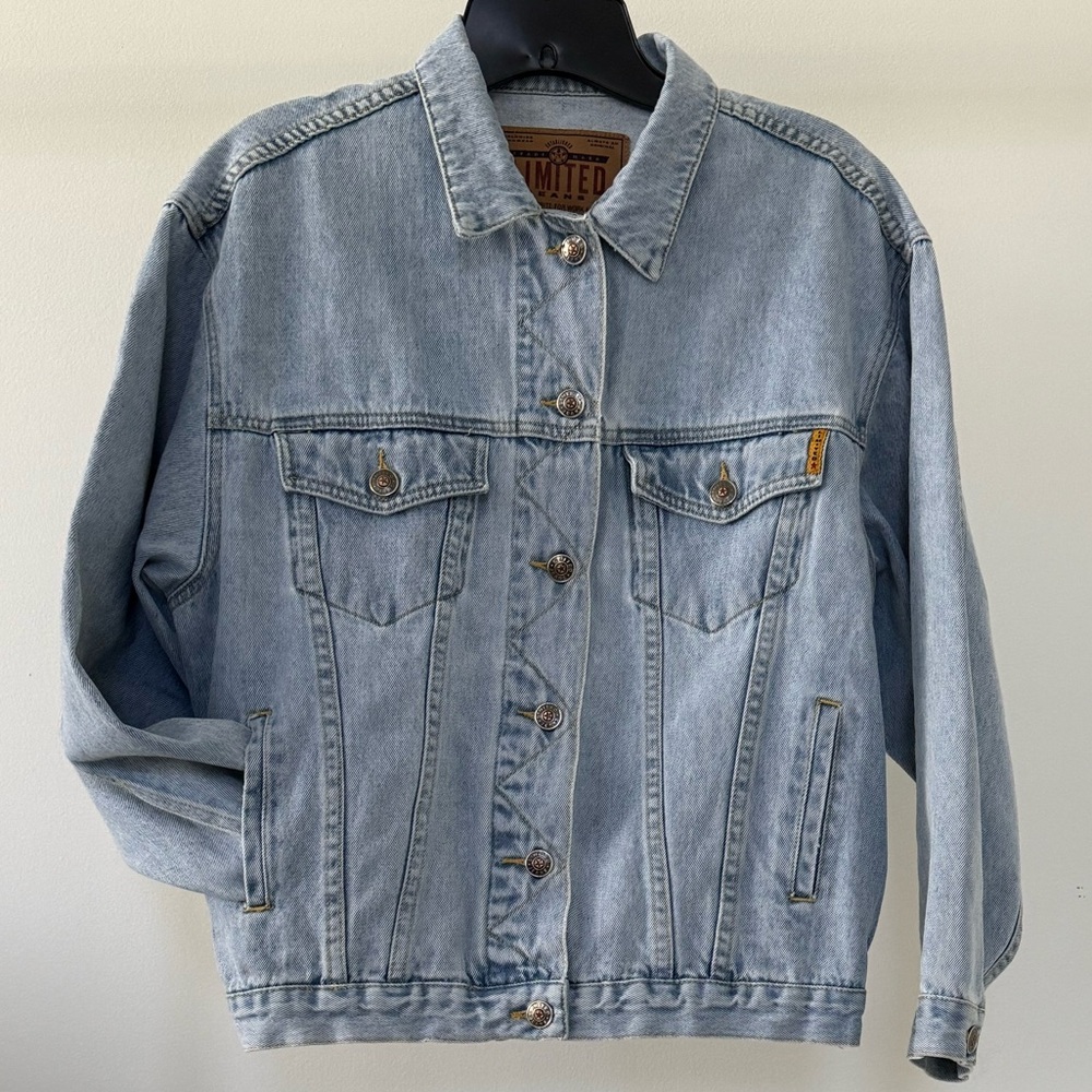 Denim jacket - oversized style by Limited